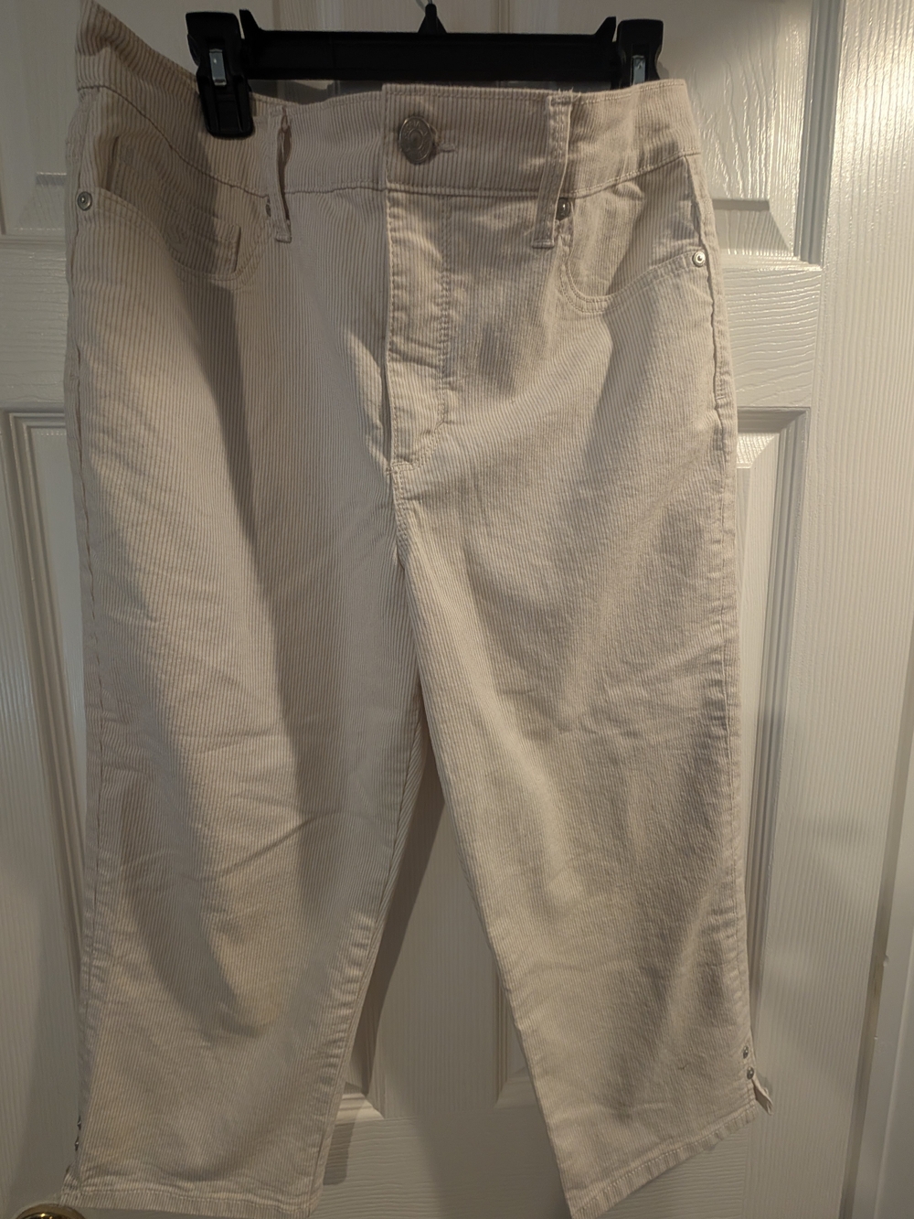 Gloria Vanderbilt Light Beige Capris - Classic Corduroy Style